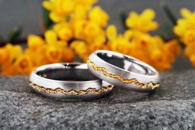 Jubiläumsringe Rille Gelbgold aus alten Eheringen 