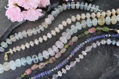 Diverse Edelstein-Armbänder 